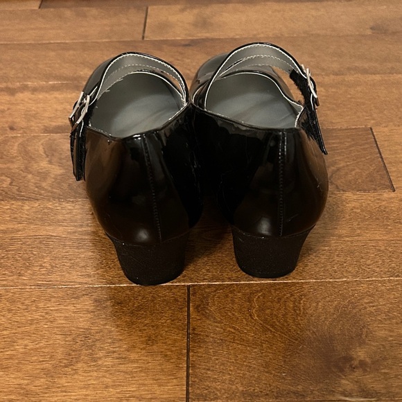 Black Patent Leather Mary Jane Shoes with double Velcro straps, size 6 - Picture 4 of 12